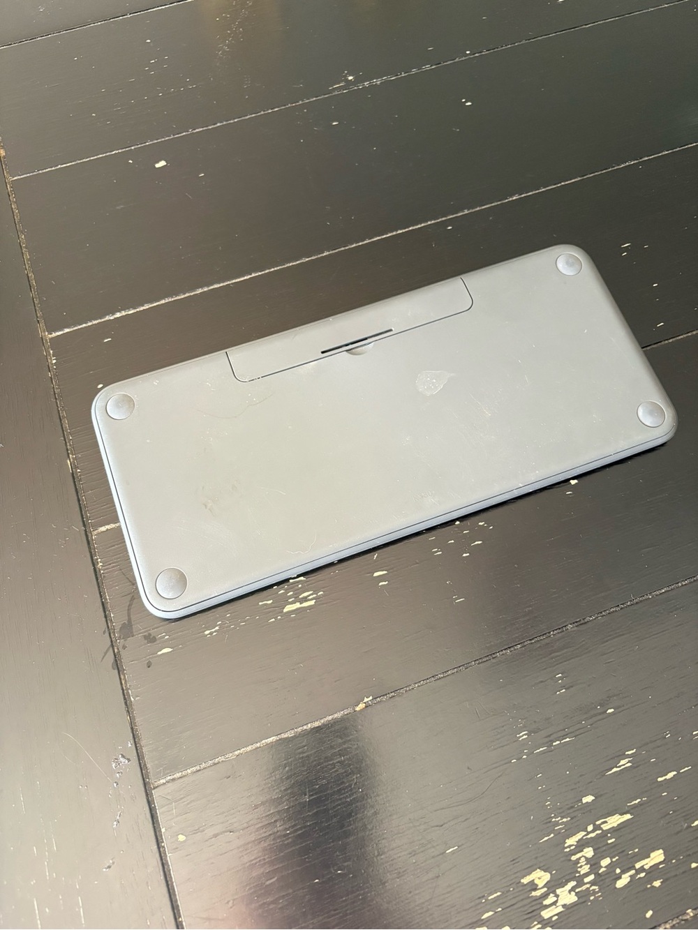 Logitech Slim Wireless Keyboard - Light Gray - Picture 2 of 2